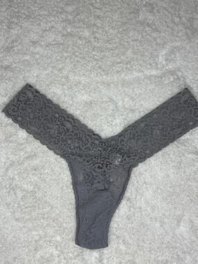 Victoria’s Secret Gray Floral Lace Thong One Size Y2K New with tags